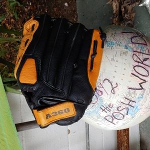 Wilson leather softball glove - for lefty